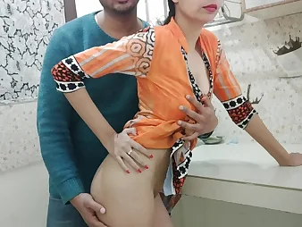 Meshuga landlord plows Indian Bhabhi's cock-squeezing cunt in the kitchen