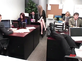 Gianna, Faye, Dane, Jenna, Michelle & Ashlynn in a steamy Office three way