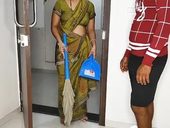 Couplegoldxxx's Desi Super-hot Bhabhi Goes Crazy in a Hard-core Roleplay