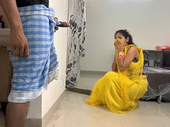 Step-step-brother's Indian Bhabhi Ki Chudai: Red-hot Desi Wifey shares Taut Pussy with Him