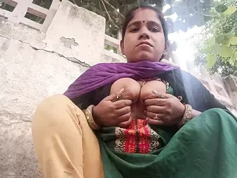 Witness Indian Bhabhi get her snatch and cootchies wet and ultra-kinky in a homemade pissing session