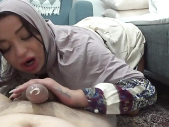Observe Persiai HARD-CORE in a muddy fellatio increased by hj in molten homemade porno glaze