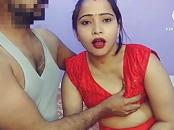 Bhabhi's first-ever time with a yam-sized bloke meat: Chudai with Piya's cock-squeezing pain in the neck & pre-eminently a free bra-stuffers