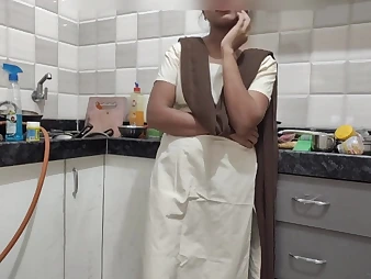 Indian COUGAR Mumbai Ashu heads debased unaffected by her lecturer's overwhelmingly prick in the larder