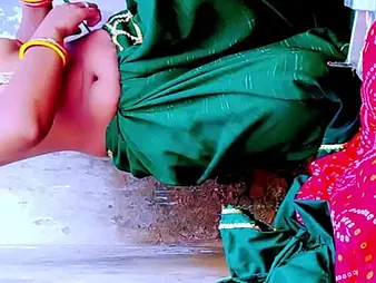 Hot Indian Bhabhi flaunts her desi anfractuosities in hot MMS video