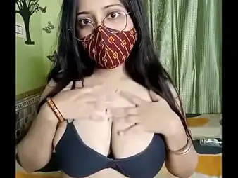 Remain Maa's Herculean mammories juggle as she flaunts her sizzling Indian labia in a boiling MMS flick