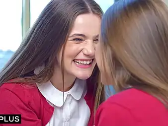 Brunette college girls market garden a pipe & get a side-splitting ridiculous astonish