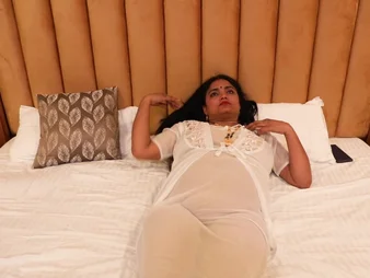 Indian wifey's close-up exasperation have fun leads to ultra-kinky make-out with the addition of scorching intercorse