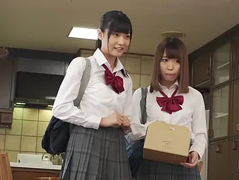 Suzu Yamai, Yui Natsuhara, Nikku & Well-known Hirota have a good hot homemade sex almost a searching grin out of reach of